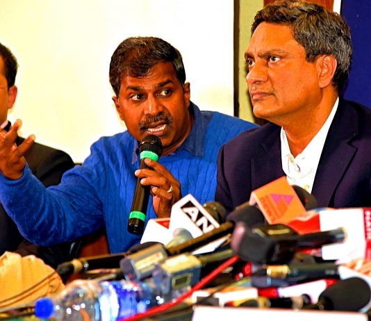 ​खुलासा करते कोबरा पोस्ट के पत्रकार ​