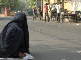 लॉक डाउन में देश के लोग 