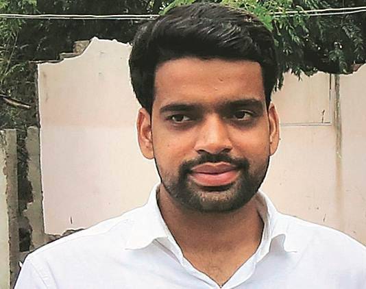 दिल्ली विश्वविद्यालय छात्रसंघ का "निष्काषित" अध्यक्ष अभिनव वसोया