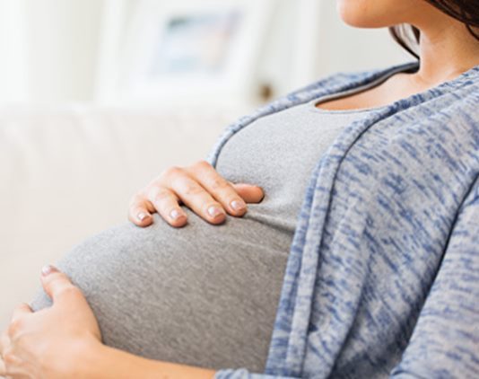 चुनिन्दा कानूनी प्रावधानों से महिलाओं के स्वास्थ्य के अधिकार, प्रजनन के चुनाव की स्वतंत्रता और निजता के अधिकार का हनन होता है